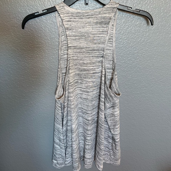 Tank top bundle - Picture 3 of 6